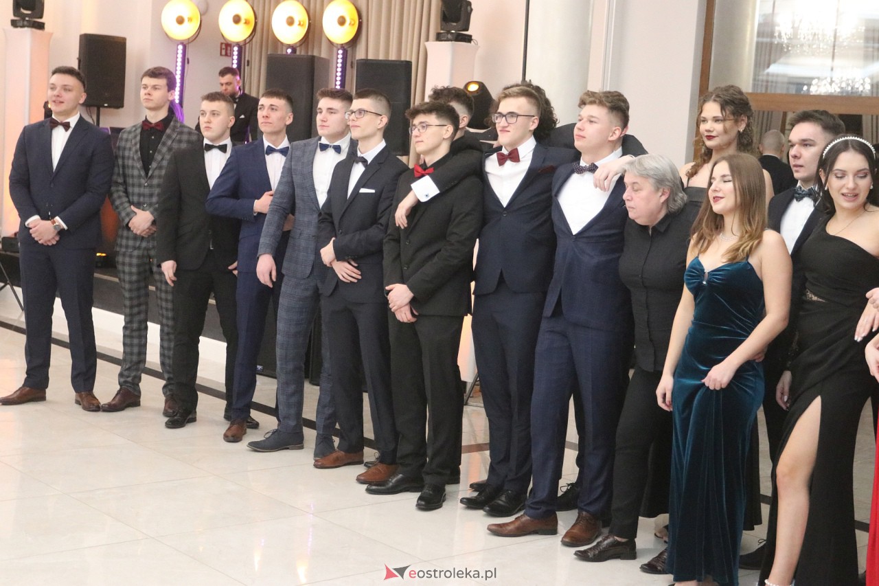Studniówka 2024. Do matury odliczali uczniowie ZSZ 2 w Ostrołęce [27.01.2024] - zdjęcie #87 - eOstroleka.pl