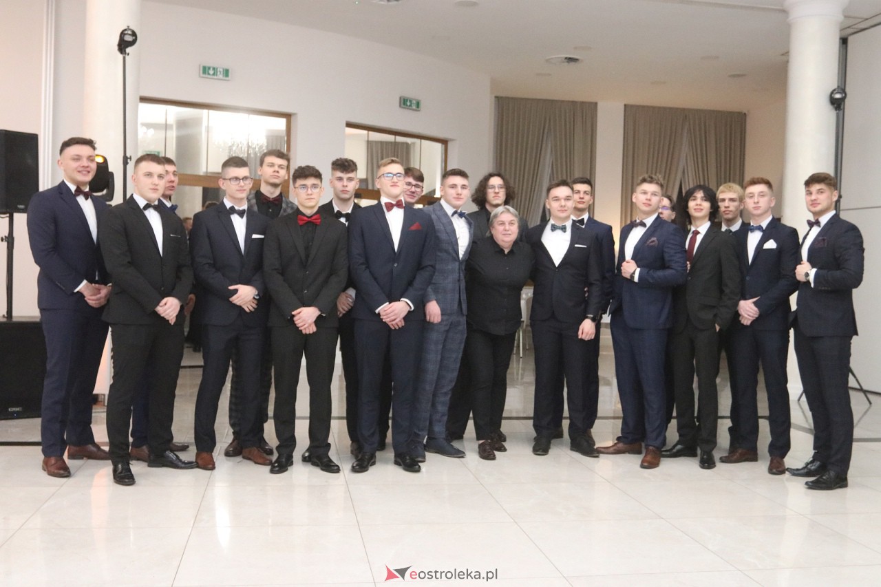 Studniówka 2024. Do matury odliczali uczniowie ZSZ 2 w Ostrołęce [27.01.2024] - zdjęcie #83 - eOstroleka.pl