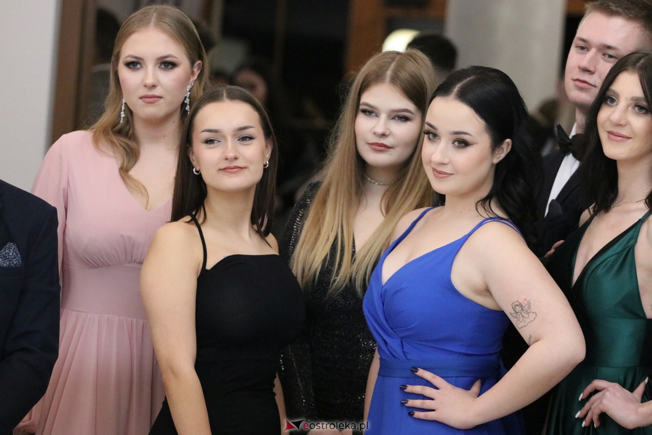 Studniówka 2024. Do matury odliczali uczniowie ZSZ 2 w Ostrołęce [27.01.2024] - zdjęcie #73 - eOstroleka.pl