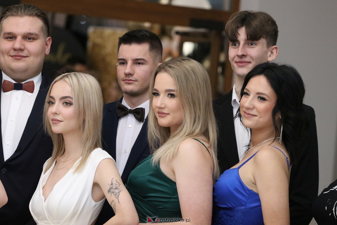 Studniówka 2024. Do matury odliczali uczniowie ZSZ 2 w Ostrołęce [27.01.2024] - zdjęcie #71 - eOstroleka.pl