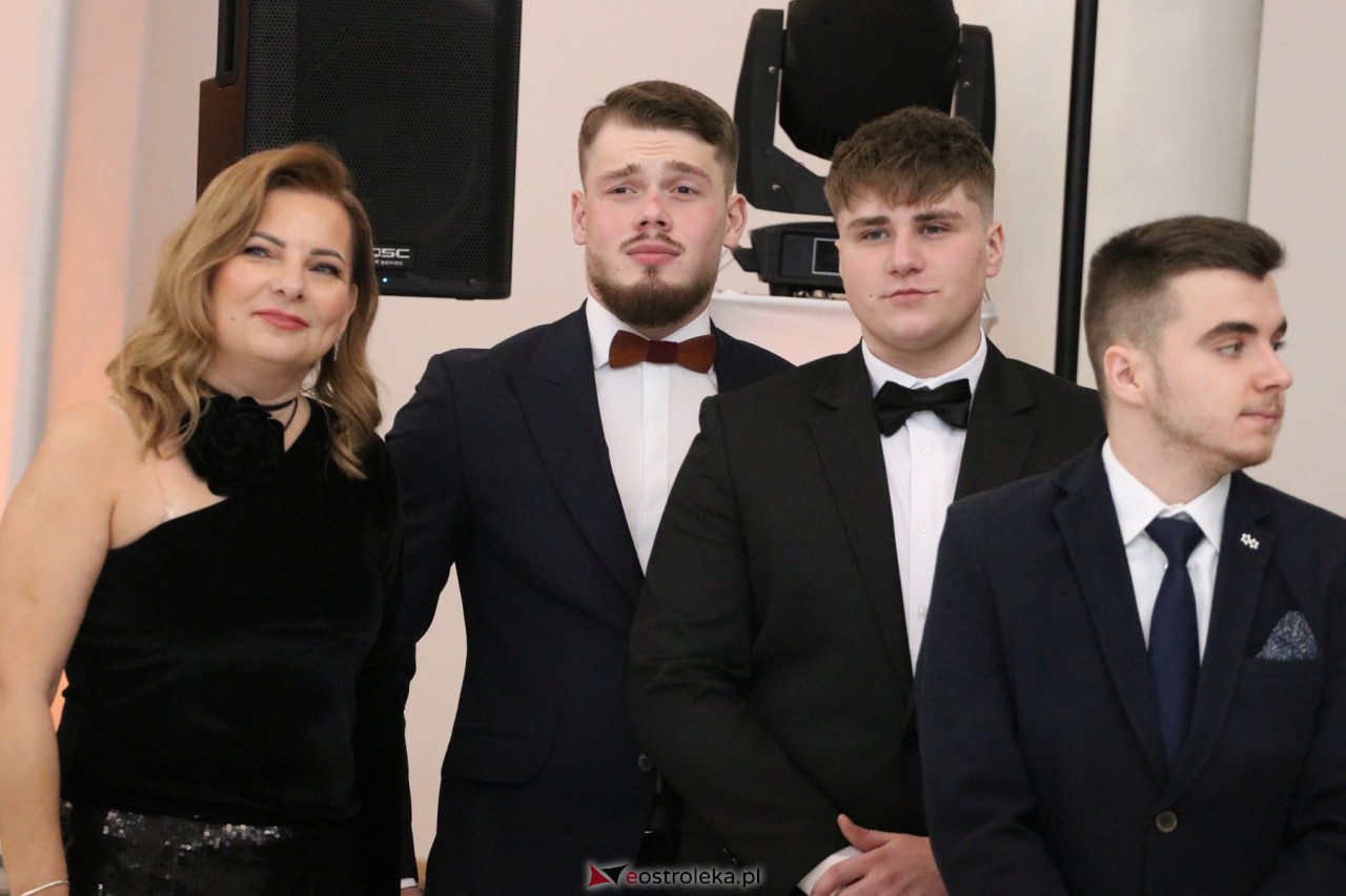 Studniówka 2024. Do matury odliczali uczniowie ZSZ 2 w Ostrołęce [27.01.2024] - zdjęcie #68 - eOstroleka.pl