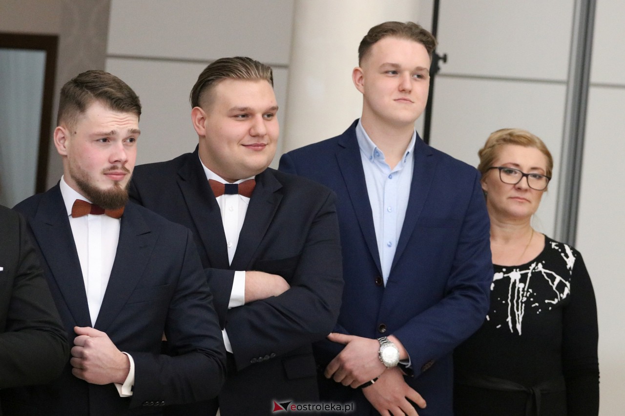 Studniówka 2024. Do matury odliczali uczniowie ZSZ 2 w Ostrołęce [27.01.2024] - zdjęcie #64 - eOstroleka.pl