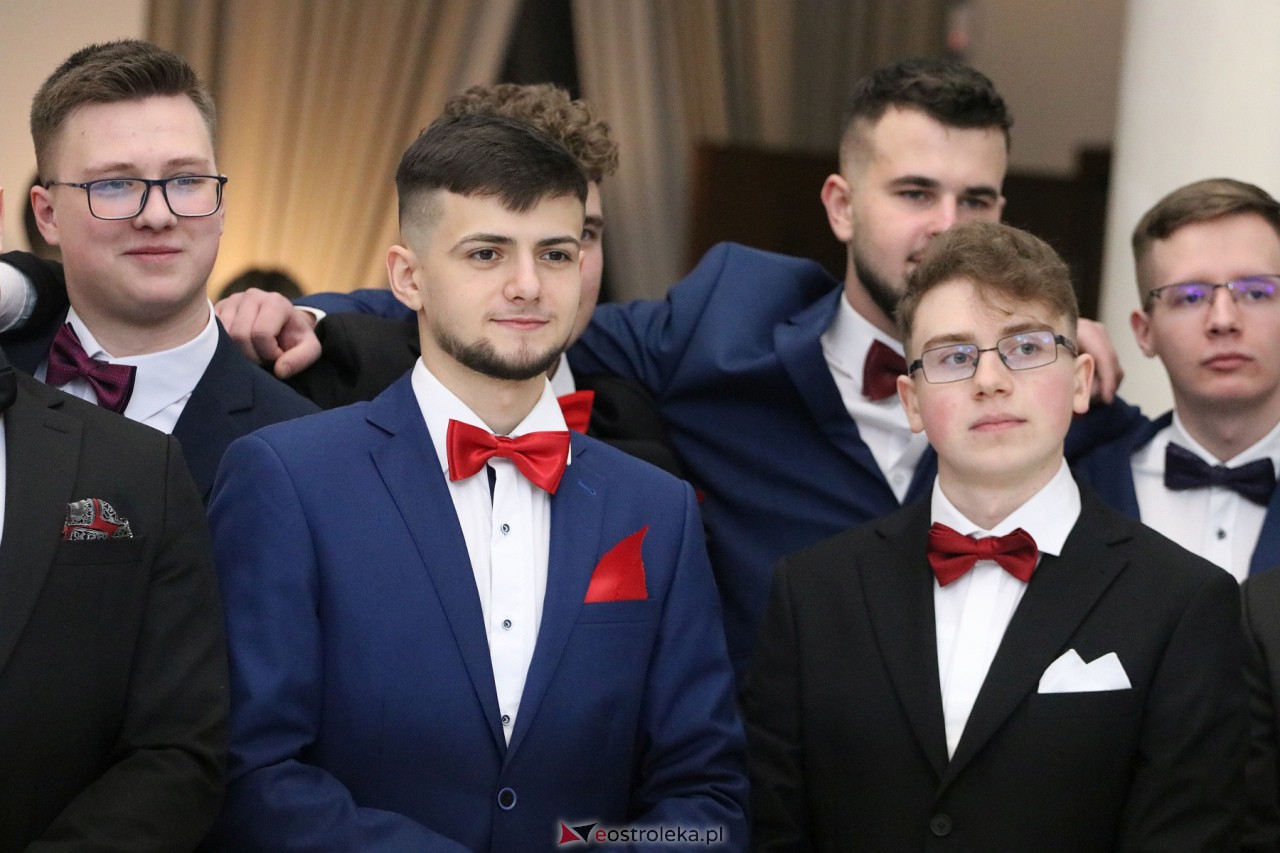 Studniówka 2024. Do matury odliczali uczniowie ZSZ 2 w Ostrołęce [27.01.2024] - zdjęcie #58 - eOstroleka.pl