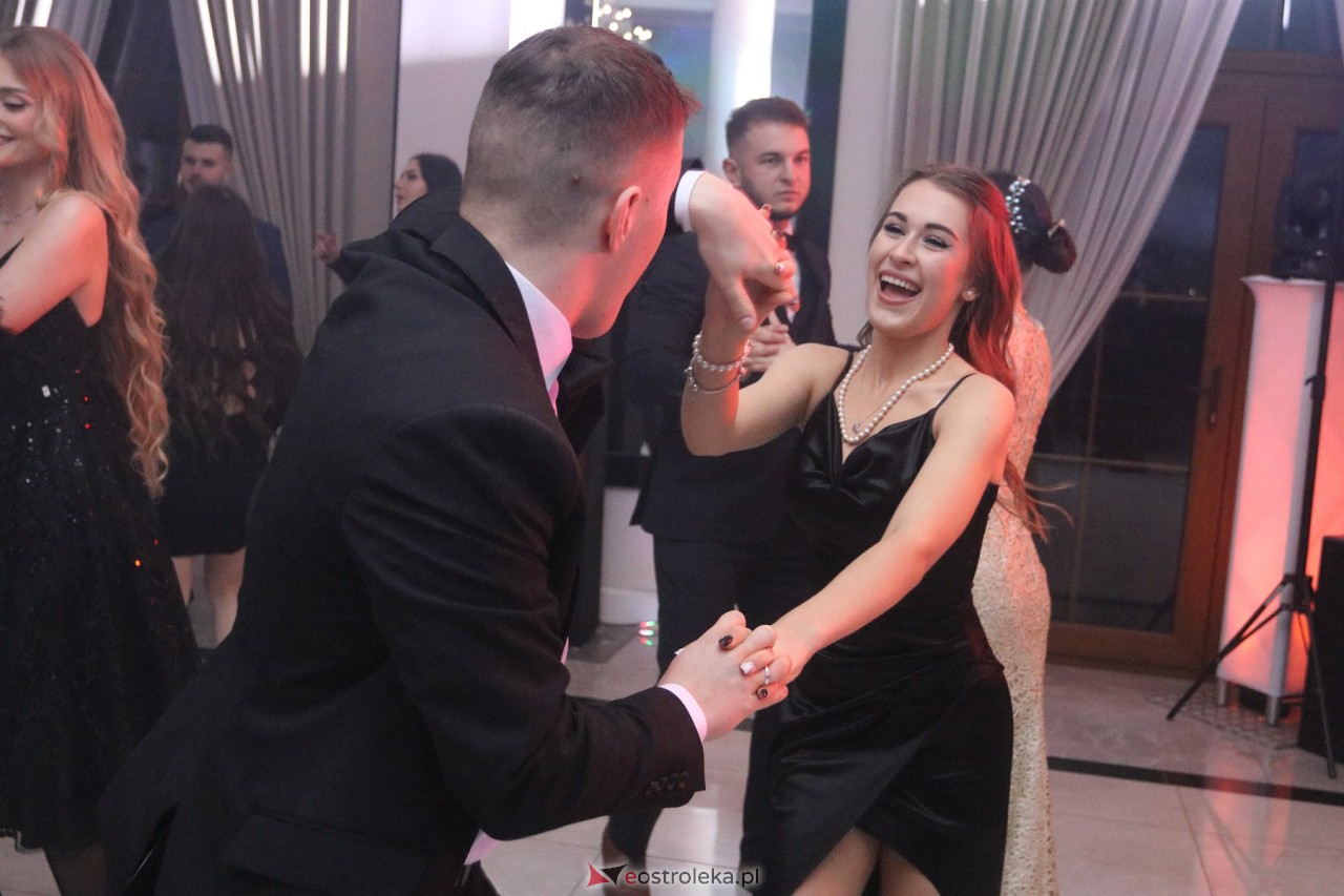 Studniówka 2024. Do matury odliczali uczniowie ZSZ 2 w Ostrołęce [27.01.2024] - zdjęcie #46 - eOstroleka.pl