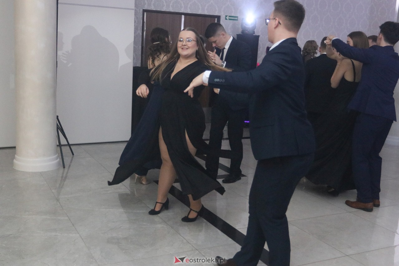 Studniówka 2024. Do matury odliczali uczniowie ZSZ 2 w Ostrołęce [27.01.2024] - zdjęcie #41 - eOstroleka.pl