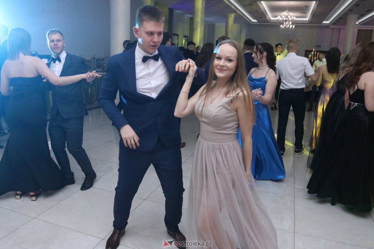 Studniówka 2024. Do matury odliczali uczniowie ZSZ 2 w Ostrołęce [27.01.2024] - zdjęcie #34 - eOstroleka.pl