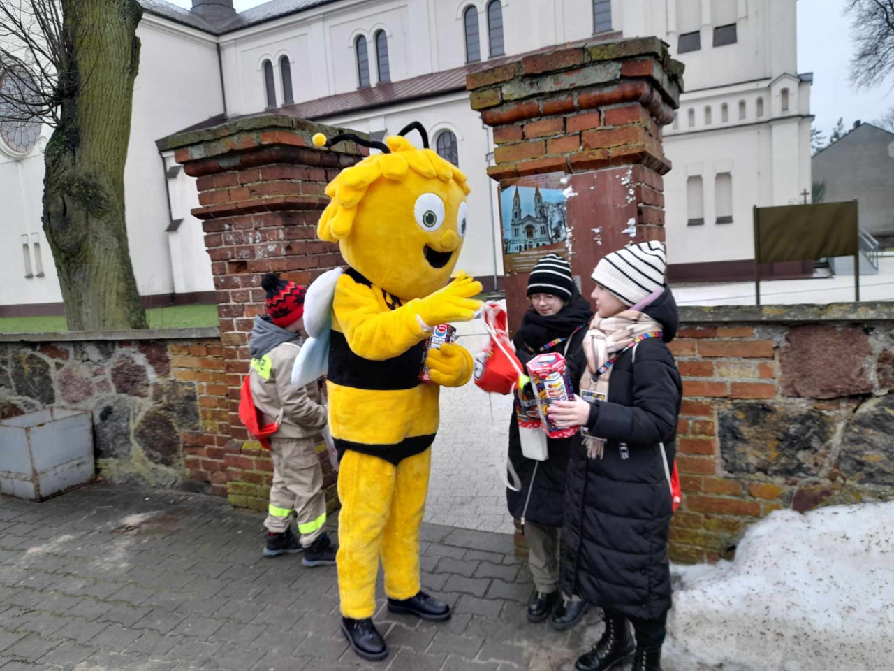 32. finał Wielkiej Orkiestry Świątecznej Pomocy w Goworowie [28.01.2024] - zdjęcie #3 - eOstroleka.pl
