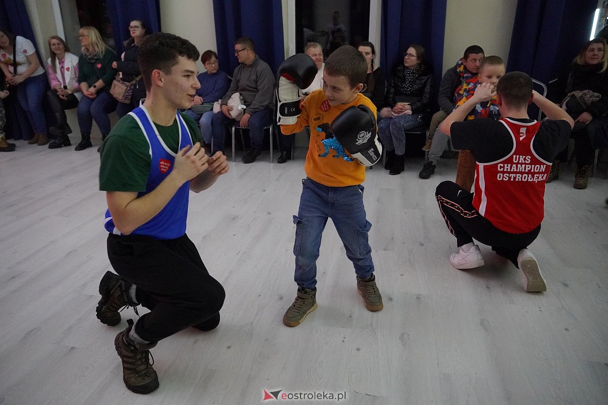 32. finał Wielkiej Orkiestry Świątecznej Pomocy w Goworowie [28.01.2024] - zdjęcie #73 - eOstroleka.pl
