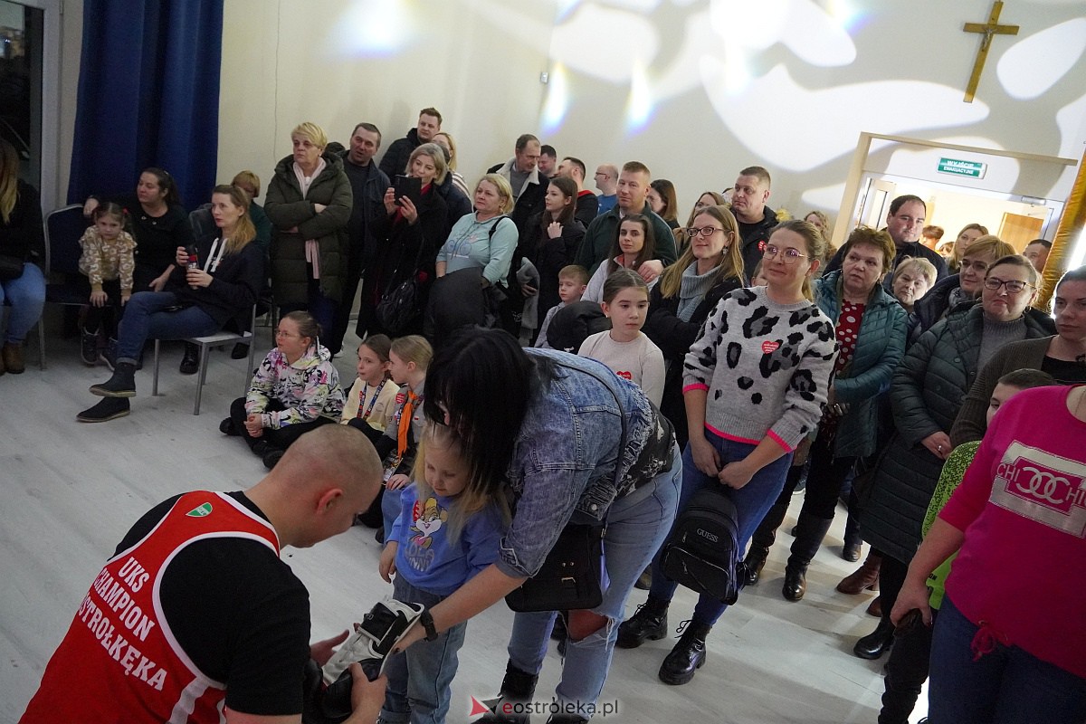 32. finał Wielkiej Orkiestry Świątecznej Pomocy w Goworowie [28.01.2024] - zdjęcie #72 - eOstroleka.pl