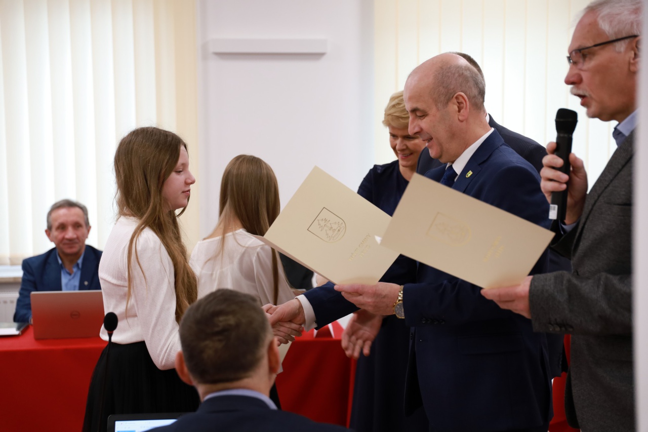 Uzdolnieni uczniowie z gminy Lelis nagrodzeni - zdjęcie #6 - eOstroleka.pl