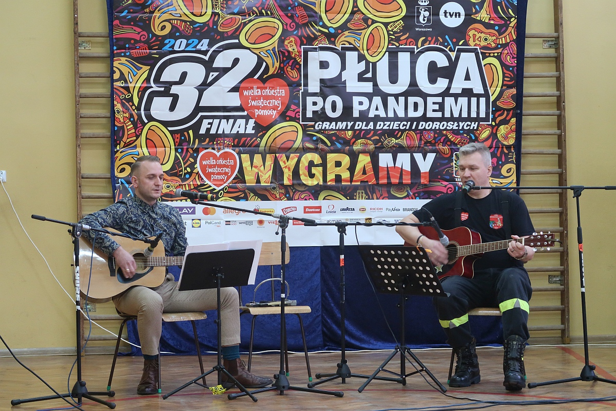 Sztab WOŚP w Zawadach podlicza swoją zbiórkę. Kwota robi wrażenie! [29.01.2024] - zdjęcie #2 - eOstroleka.pl