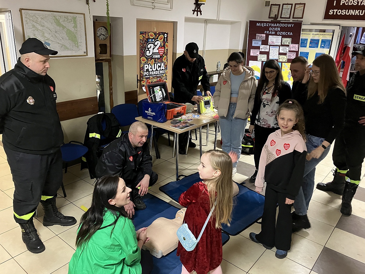 Sztab WOŚP w Zawadach podlicza swoją zbiórkę. Kwota robi wrażenie! [29.01.2024] - zdjęcie #1 - eOstroleka.pl