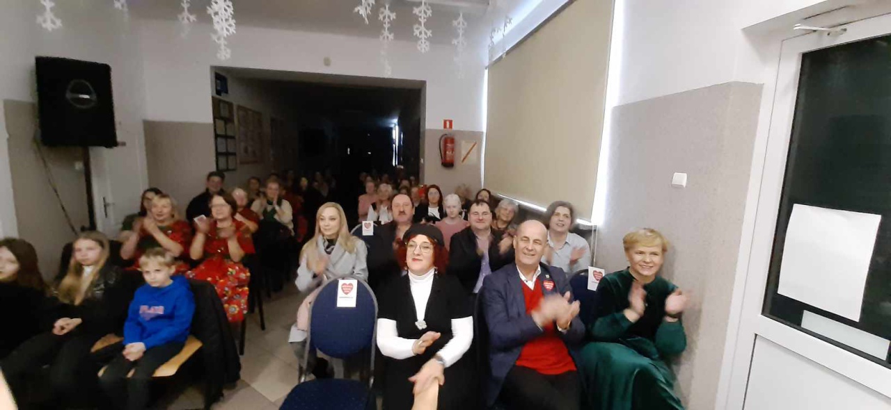 32. finał WOŚP w Szkole Podstawowej w Dąbrówce [30.01.2024] - zdjęcie #17 - eOstroleka.pl