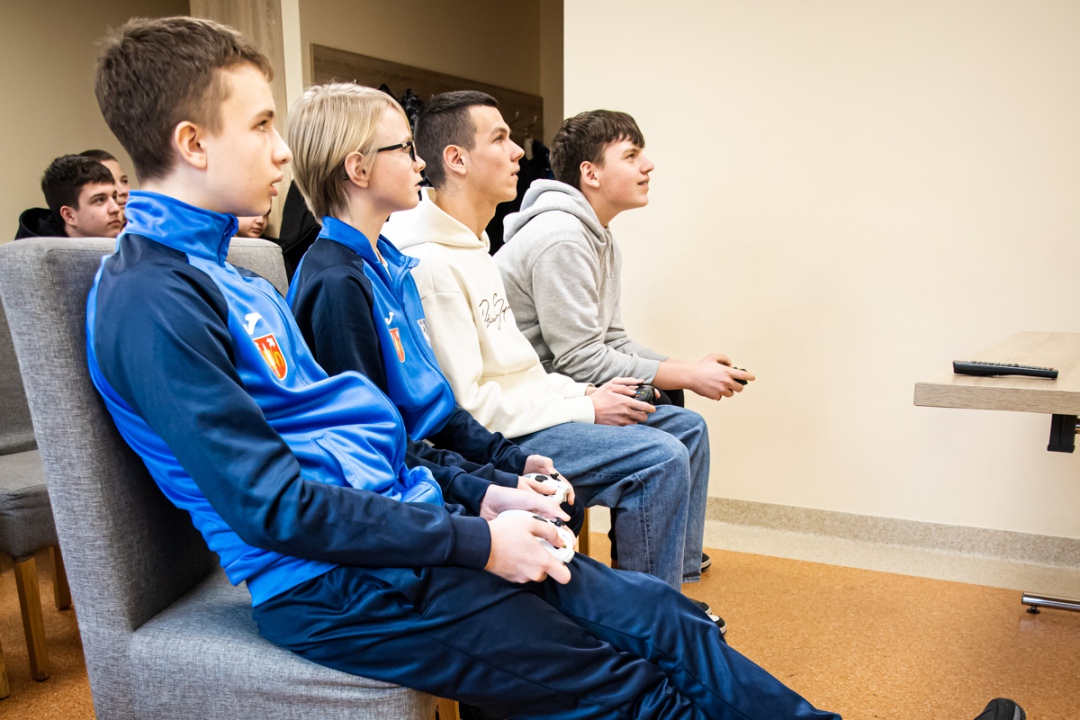 Ferie na sportowo - Turniej EA Sports FC 24 - zdjęcie #18 - eOstroleka.pl