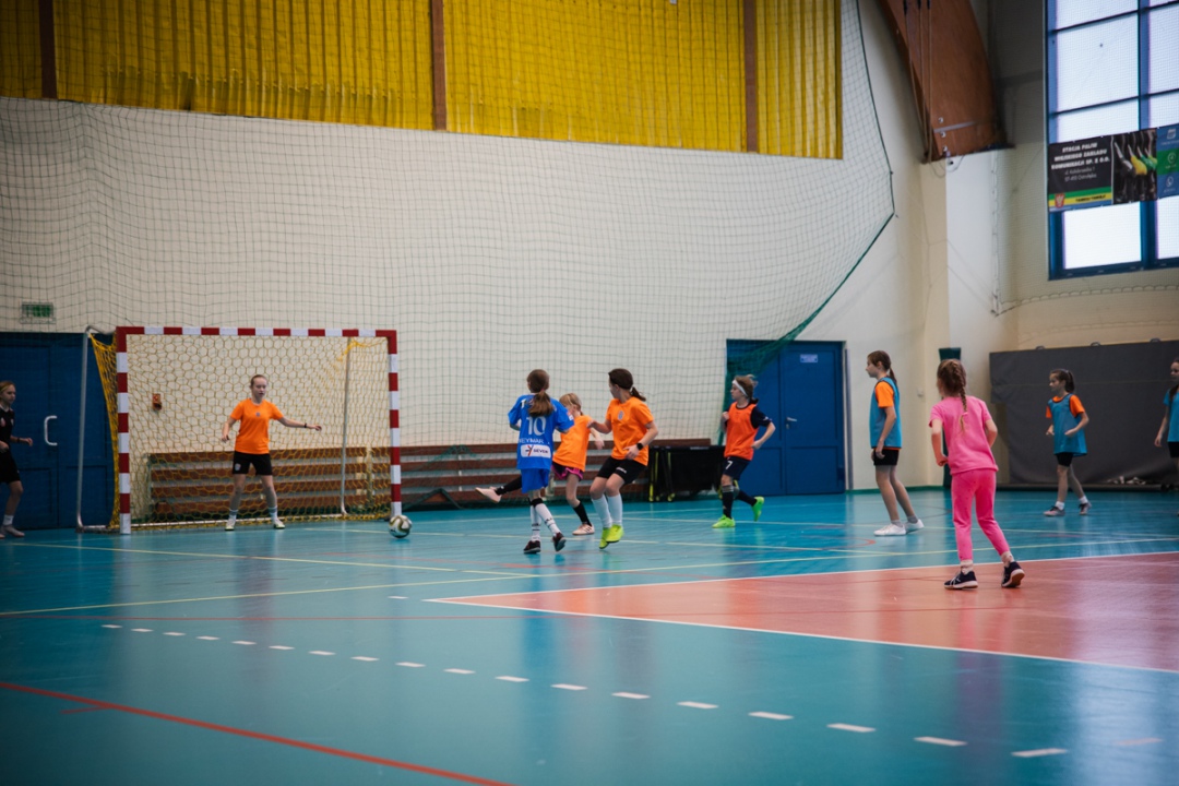 Ferie na sportowo - piłka nożna dziewcząt - zdjęcie #25 - eOstroleka.pl
