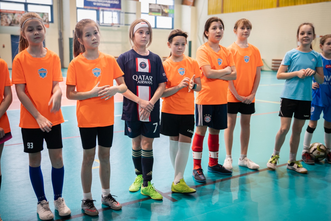 Ferie na sportowo - piłka nożna dziewcząt - zdjęcie #15 - eOstroleka.pl