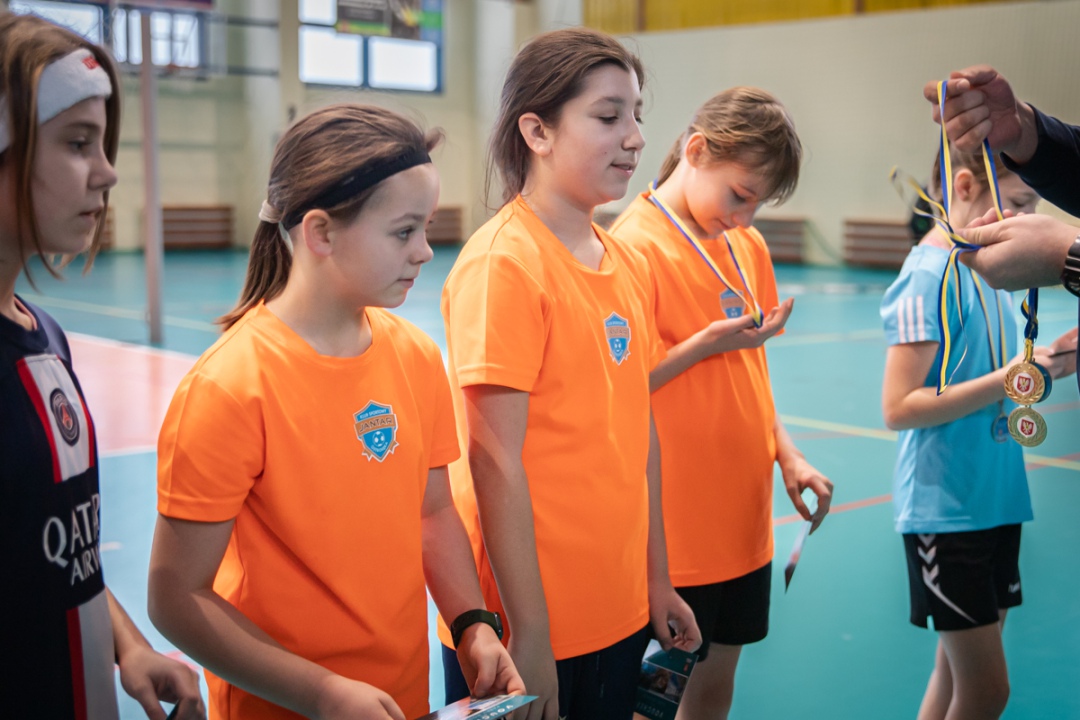 Ferie na sportowo - piłka nożna dziewcząt - zdjęcie #10 - eOstroleka.pl