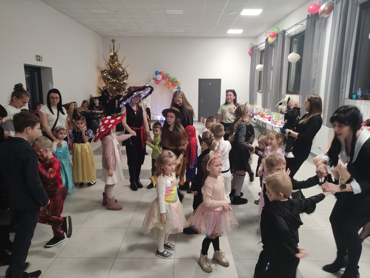 Witajcie w naszej bajce, czyli bal karnawałowy w Kamiance - zdjęcie #7 - eOstroleka.pl