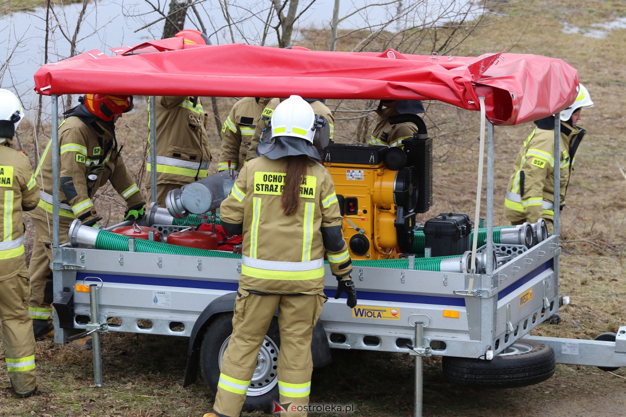 Ćwiczenia przeciwpowodziowe w Ostrołęce [3.02.2024] - zdjęcie #42 - eOstroleka.pl