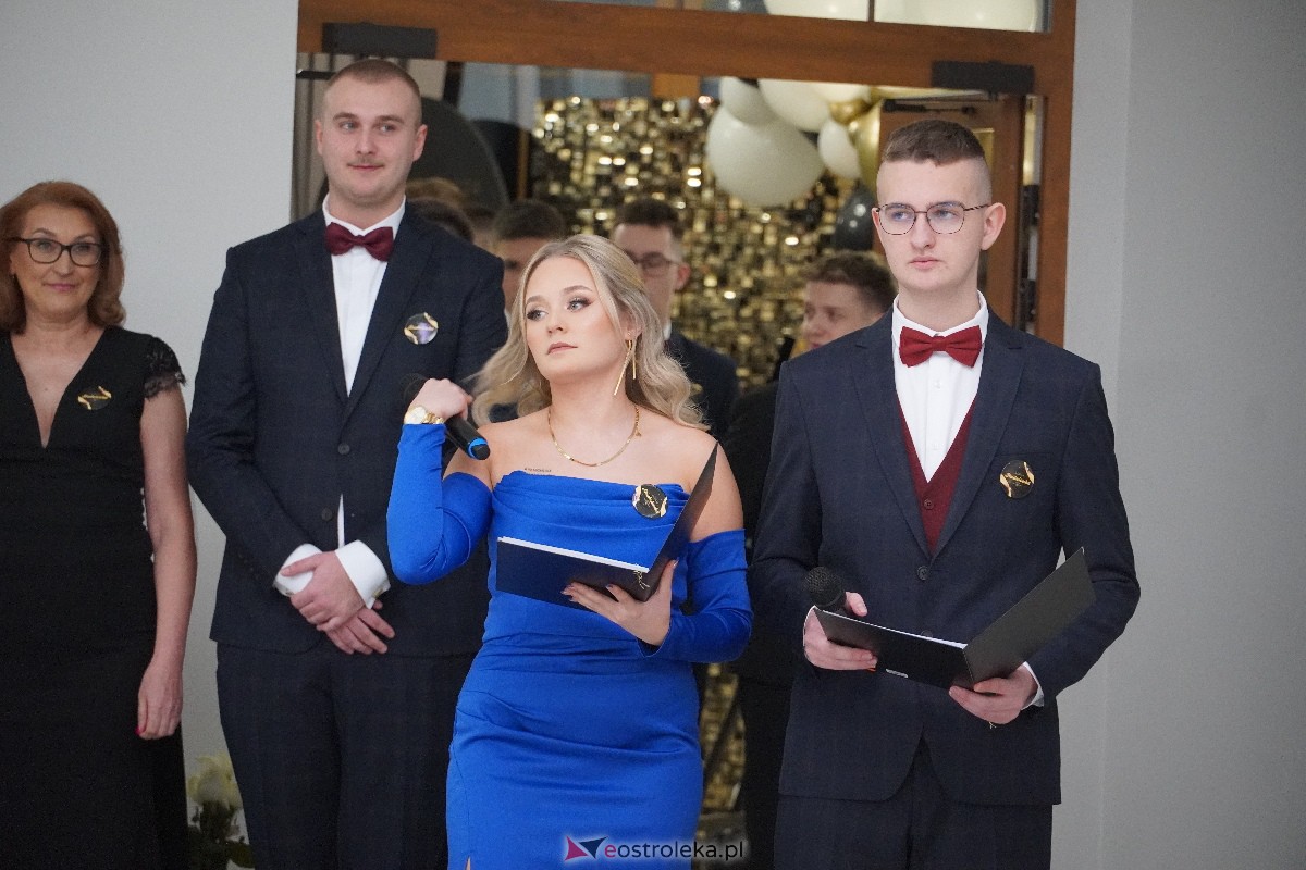 Studniówka ZSZ 4 w Ostrołęce [03.02.2024] - zdjęcie #203 - eOstroleka.pl