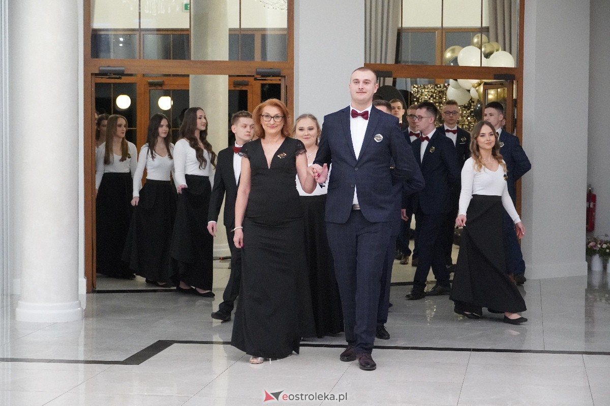 Studniówka ZSZ 4 w Ostrołęce [03.02.2024] - zdjęcie #201 - eOstroleka.pl