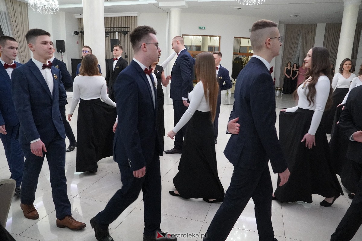 Studniówka ZSZ 4 w Ostrołęce [03.02.2024] - zdjęcie #200 - eOstroleka.pl