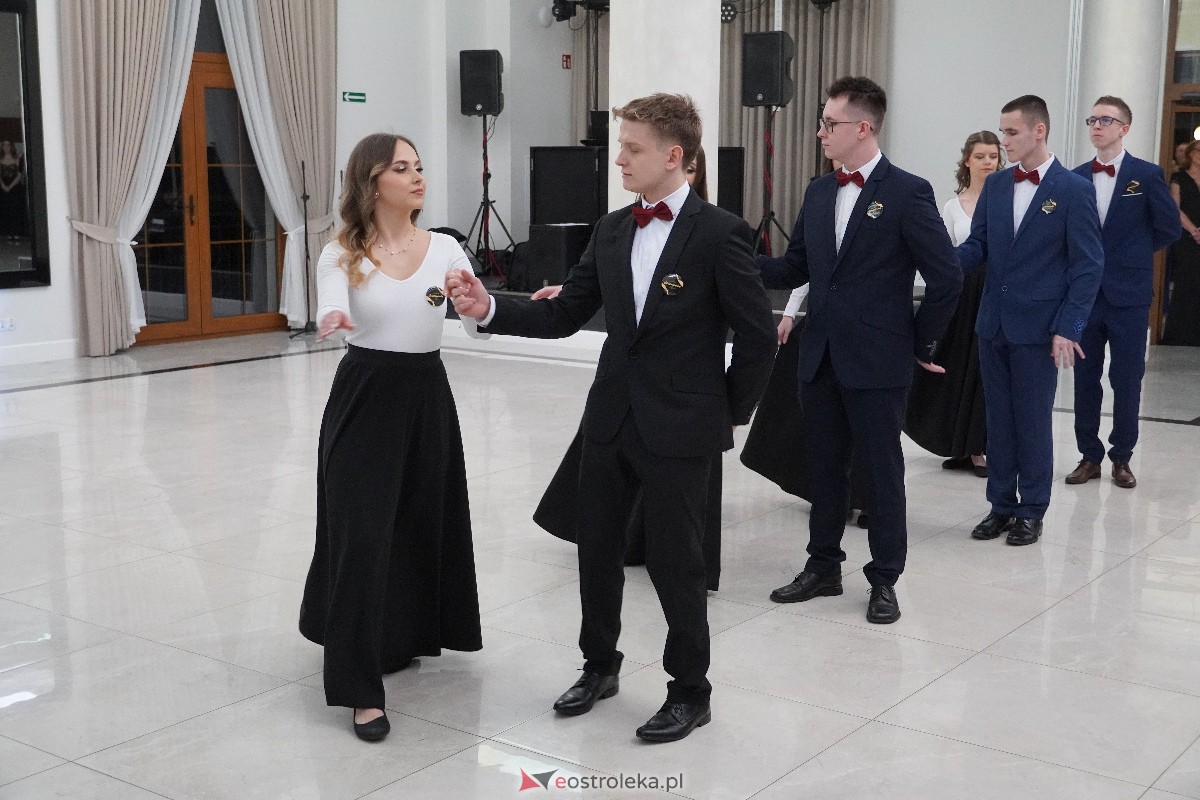 Studniówka ZSZ 4 w Ostrołęce [03.02.2024] - zdjęcie #191 - eOstroleka.pl