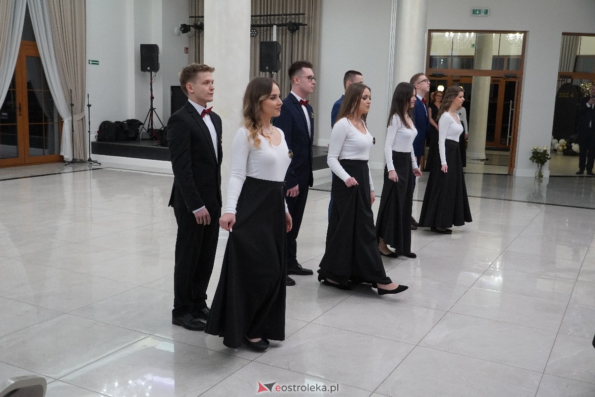 Studniówka ZSZ 4 w Ostrołęce [03.02.2024] - zdjęcie #190 - eOstroleka.pl