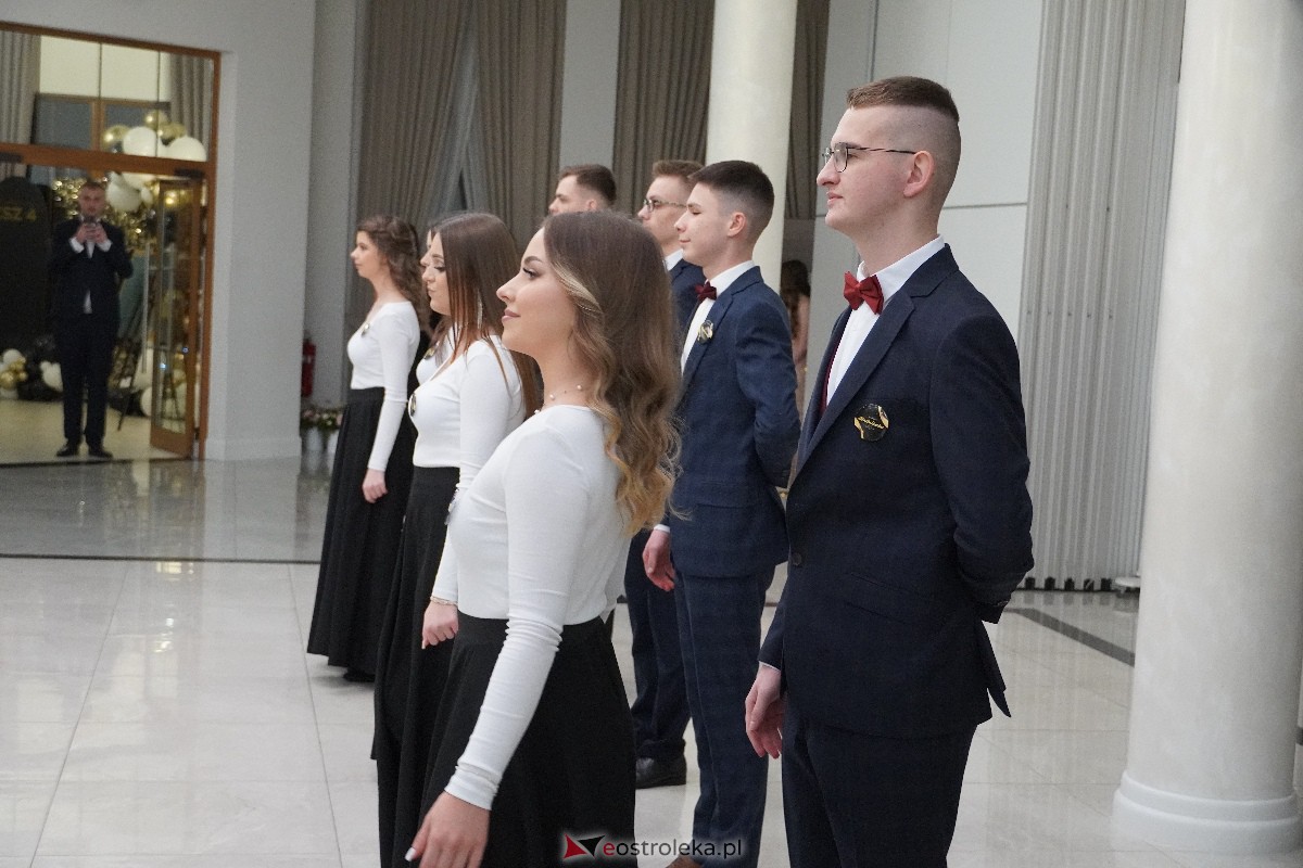 Studniówka ZSZ 4 w Ostrołęce [03.02.2024] - zdjęcie #185 - eOstroleka.pl