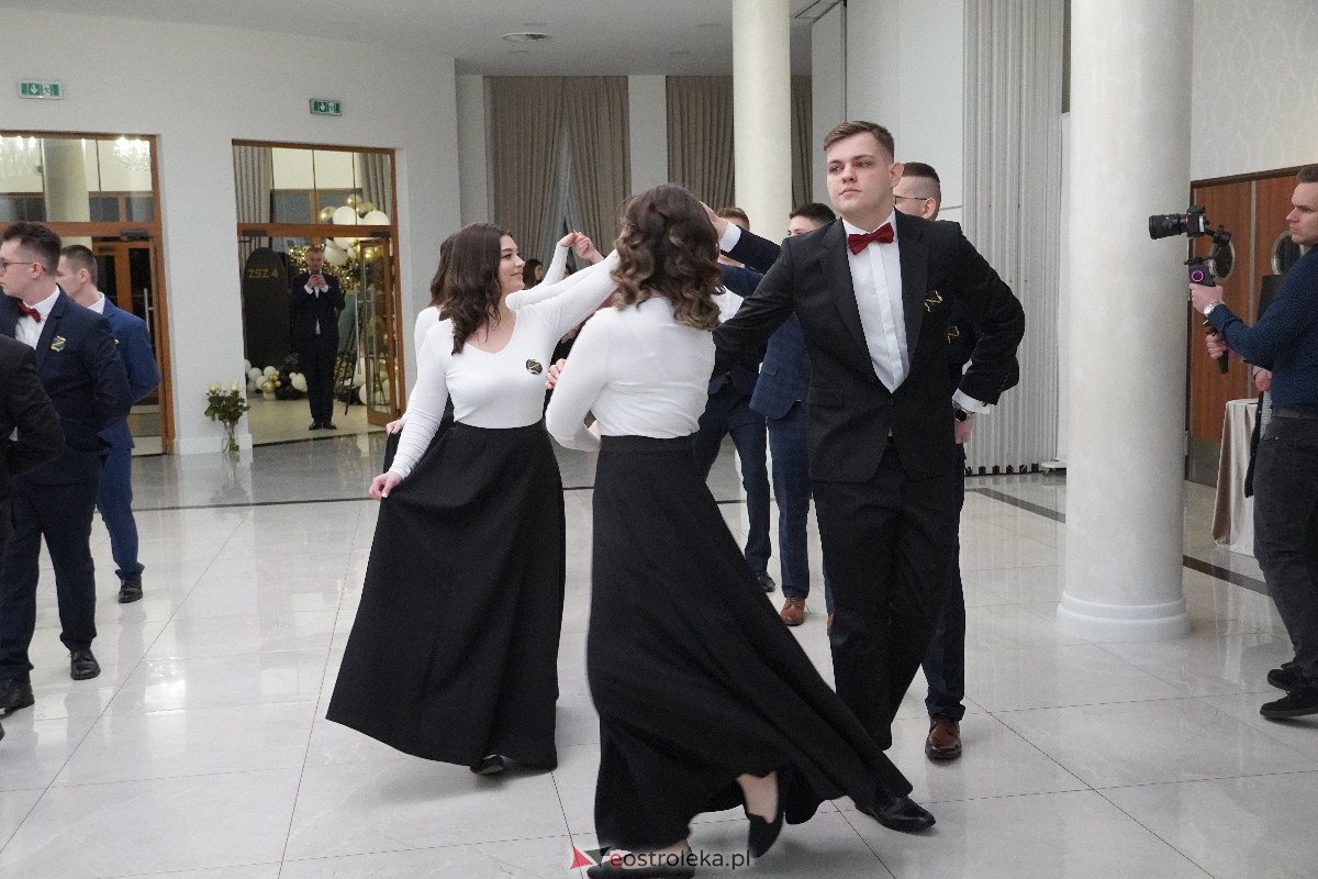 Studniówka ZSZ 4 w Ostrołęce [03.02.2024] - zdjęcie #184 - eOstroleka.pl