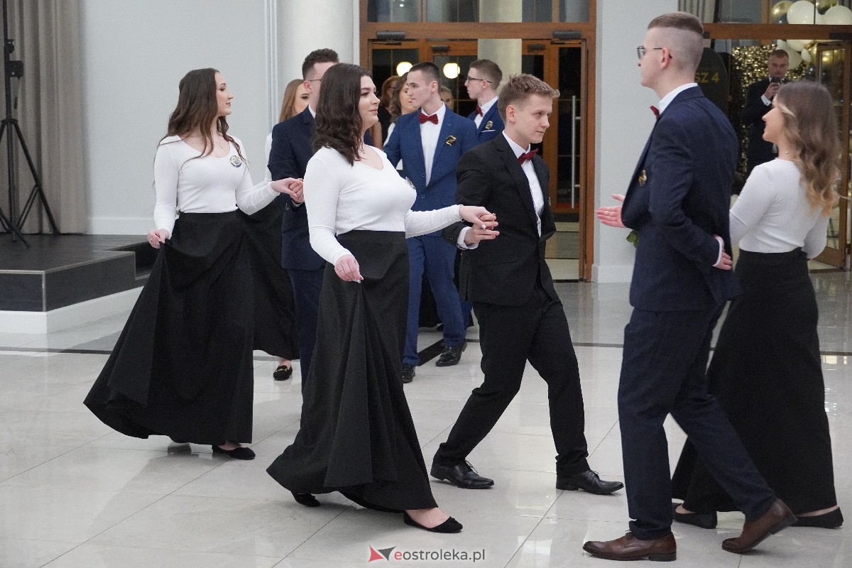 Studniówka ZSZ 4 w Ostrołęce [03.02.2024] - zdjęcie #174 - eOstroleka.pl