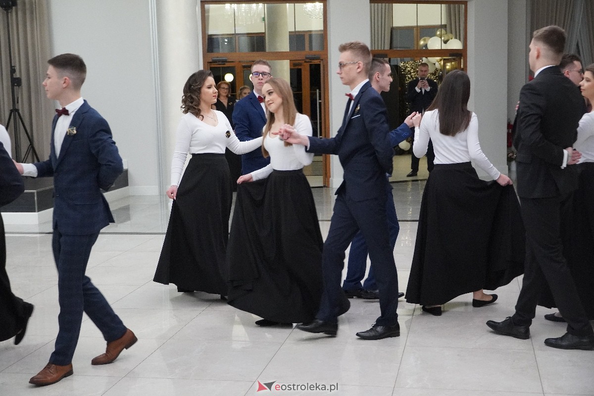 Studniówka ZSZ 4 w Ostrołęce [03.02.2024] - zdjęcie #173 - eOstroleka.pl
