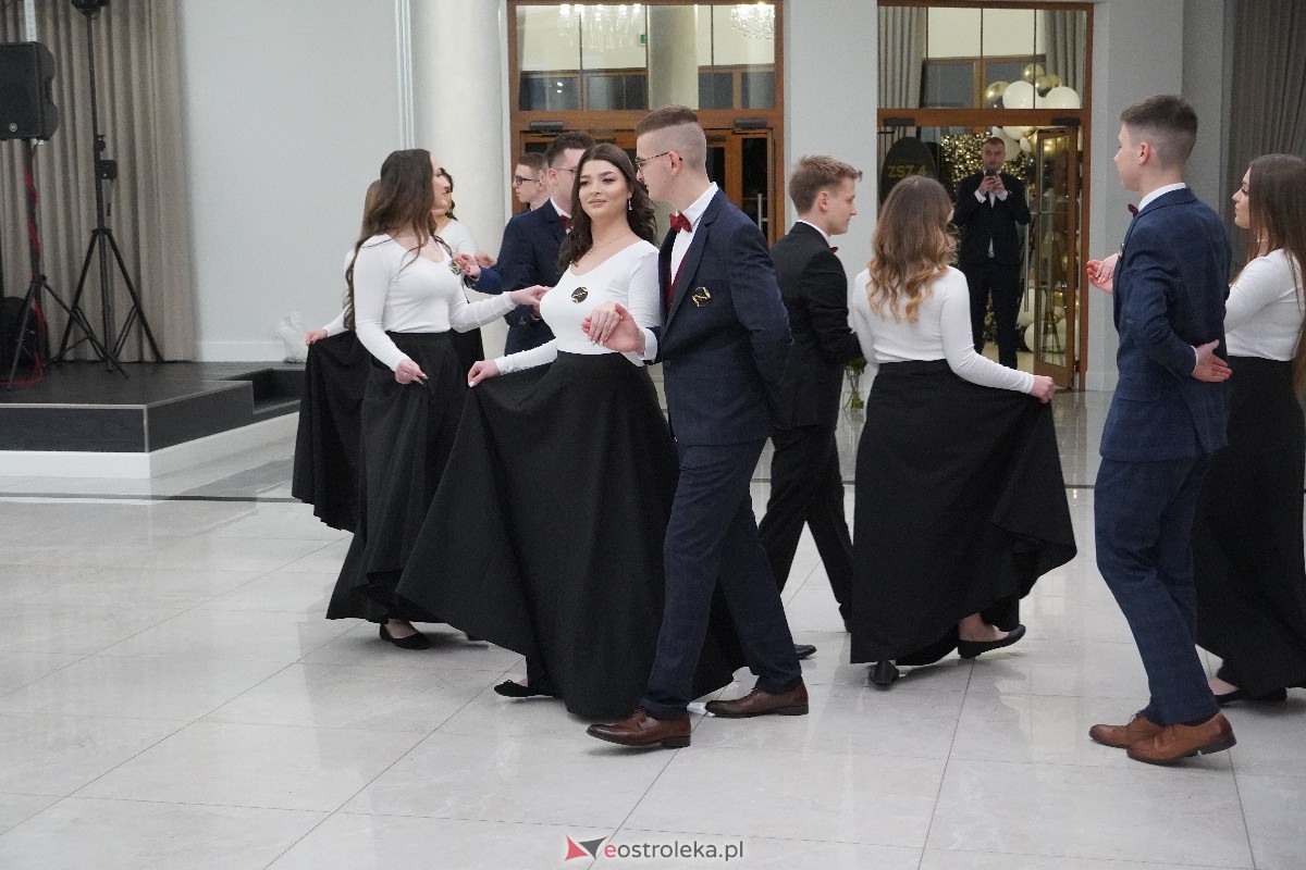 Studniówka ZSZ 4 w Ostrołęce [03.02.2024] - zdjęcie #171 - eOstroleka.pl
