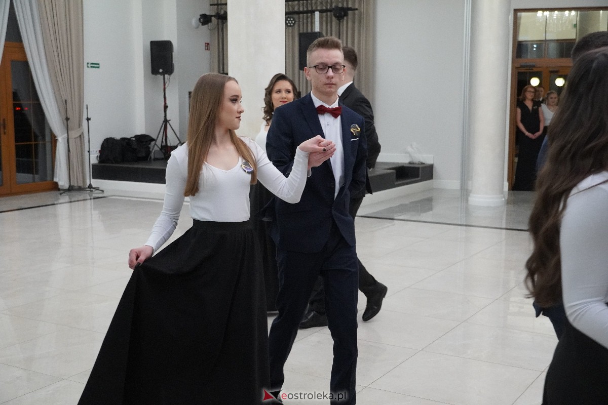 Studniówka ZSZ 4 w Ostrołęce [03.02.2024] - zdjęcie #170 - eOstroleka.pl
