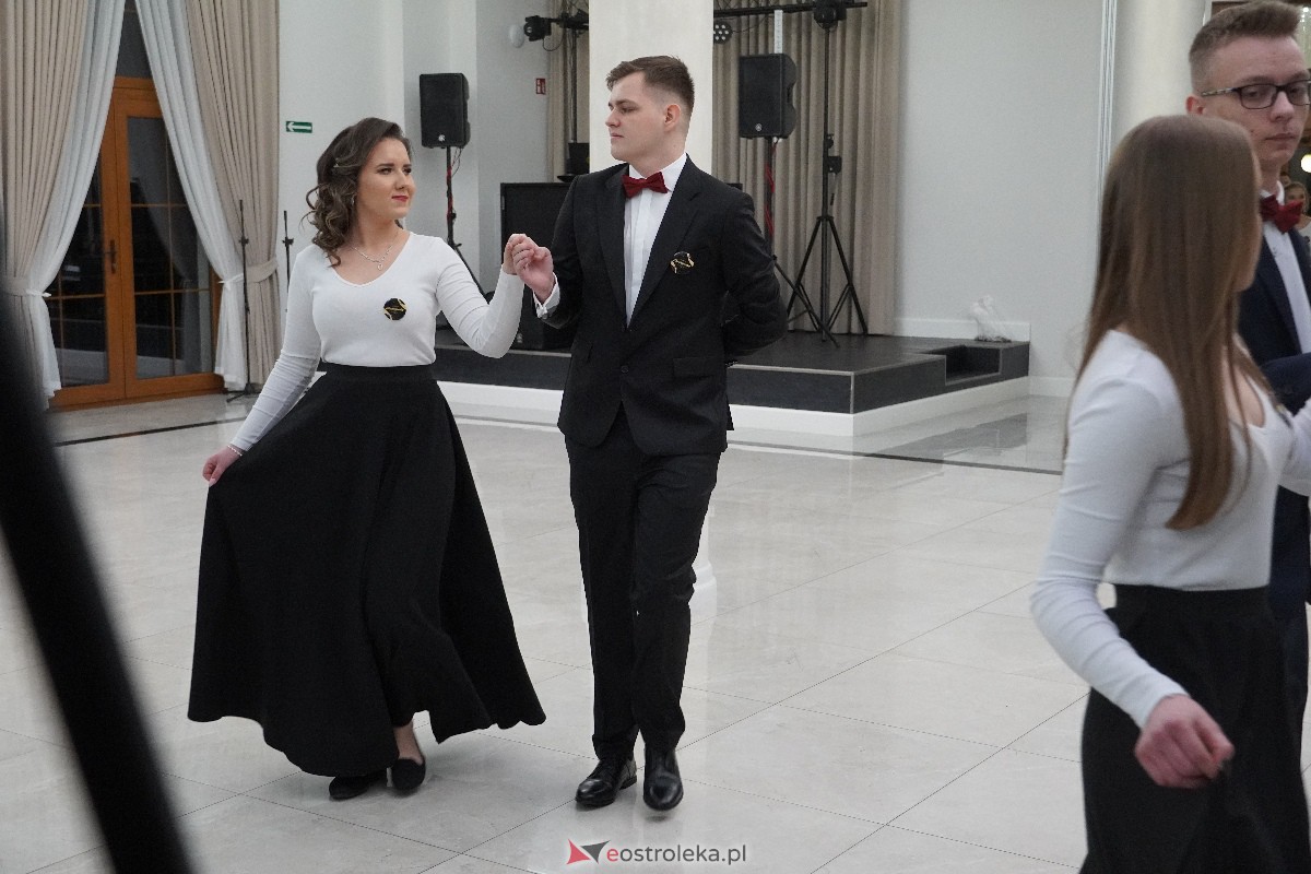 Studniówka ZSZ 4 w Ostrołęce [03.02.2024] - zdjęcie #169 - eOstroleka.pl
