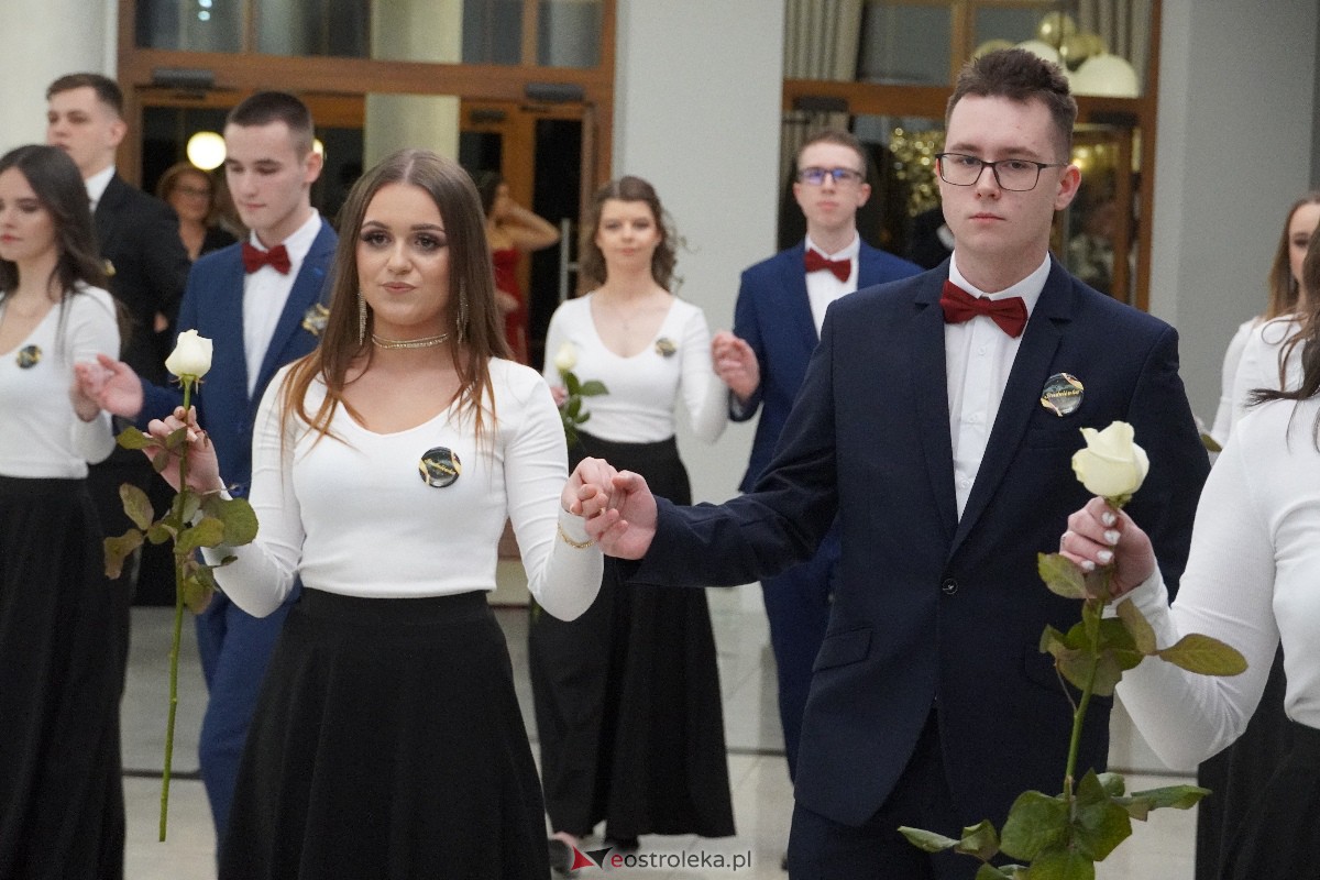 Studniówka ZSZ 4 w Ostrołęce [03.02.2024] - zdjęcie #150 - eOstroleka.pl