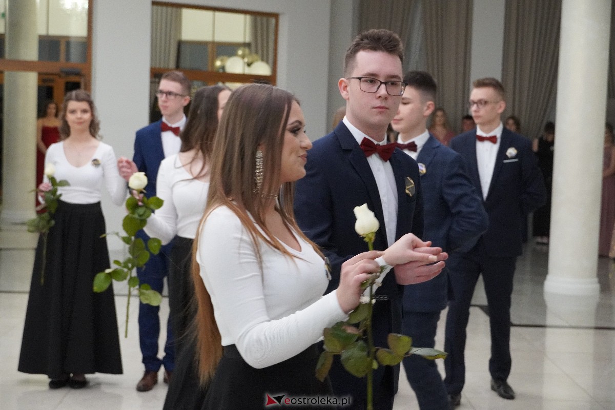 Studniówka ZSZ 4 w Ostrołęce [03.02.2024] - zdjęcie #143 - eOstroleka.pl