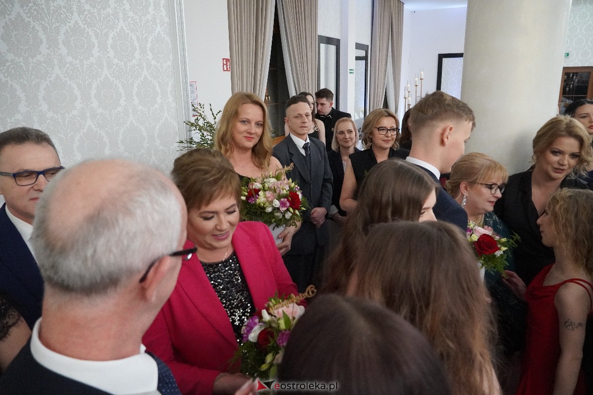 Studniówka ZSZ 4 w Ostrołęce [03.02.2024] - zdjęcie #131 - eOstroleka.pl