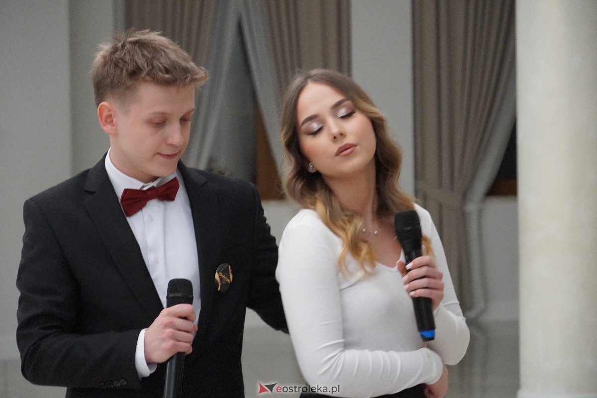 Studniówka ZSZ 4 w Ostrołęce [03.02.2024] - zdjęcie #116 - eOstroleka.pl