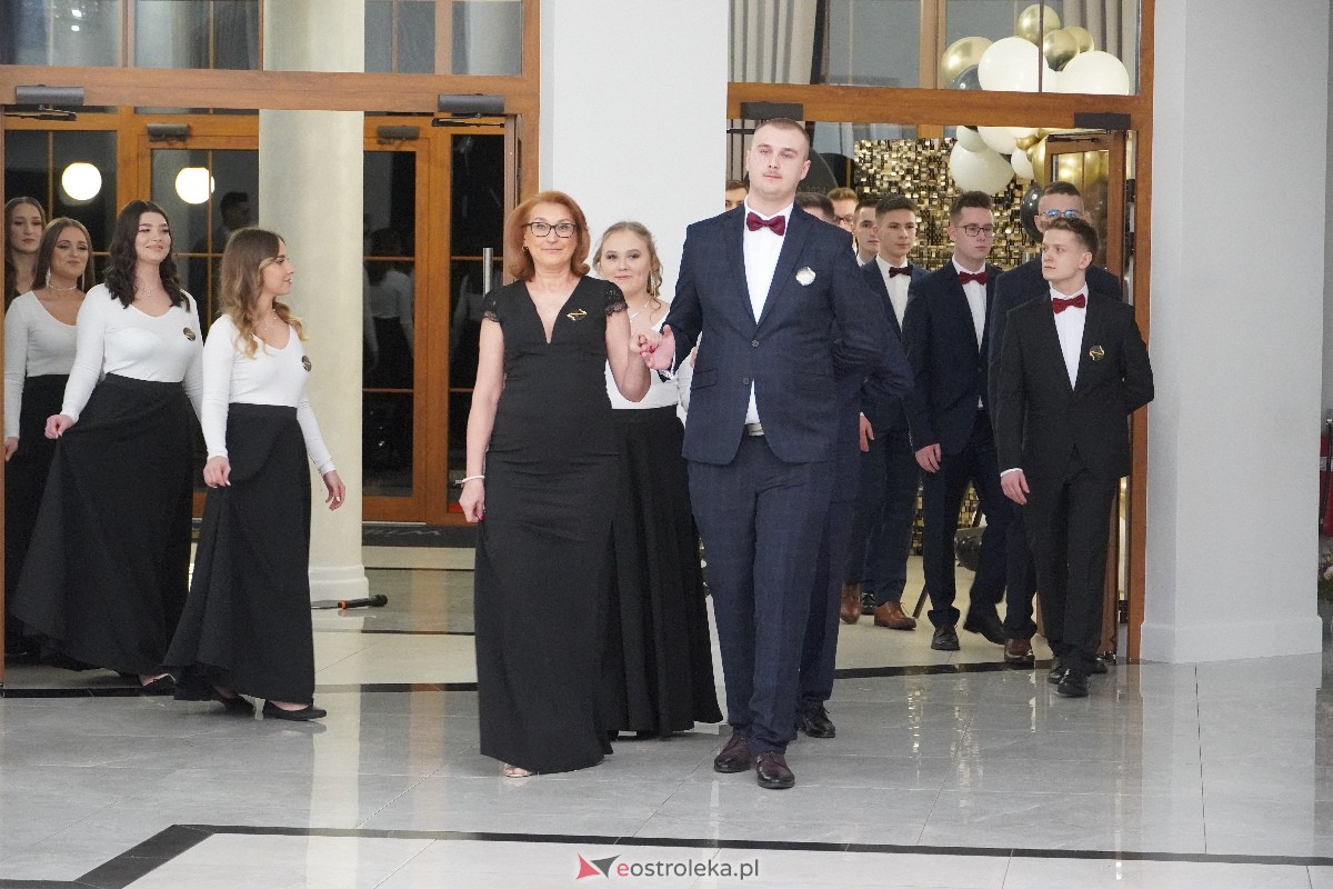 Studniówka ZSZ 4 w Ostrołęce [03.02.2024] - zdjęcie #108 - eOstroleka.pl