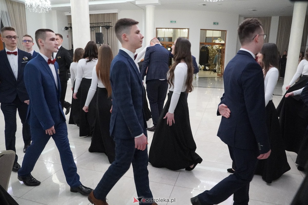 Studniówka ZSZ 4 w Ostrołęce [03.02.2024] - zdjęcie #107 - eOstroleka.pl