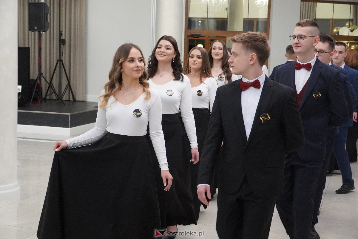 Studniówka ZSZ 4 w Ostrołęce [03.02.2024] - zdjęcie #103 - eOstroleka.pl