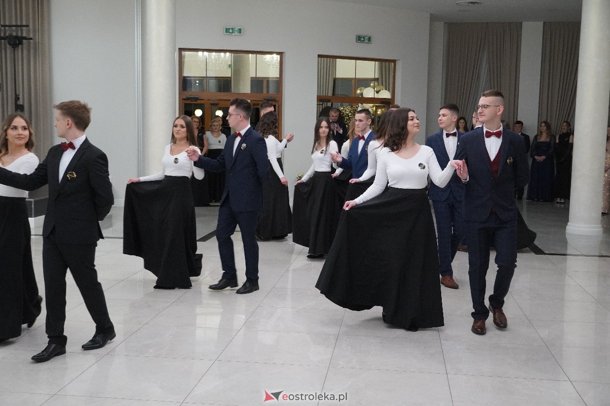 Studniówka ZSZ 4 w Ostrołęce [03.02.2024] - zdjęcie #101 - eOstroleka.pl