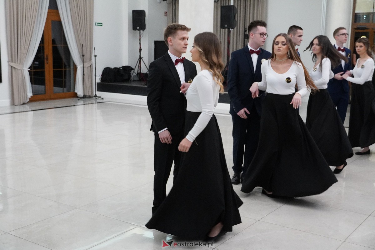 Studniówka ZSZ 4 w Ostrołęce [03.02.2024] - zdjęcie #98 - eOstroleka.pl