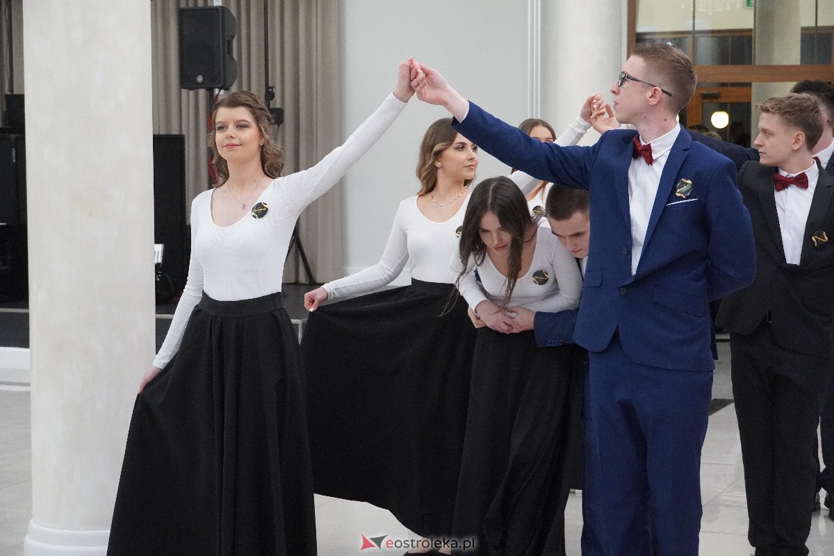 Studniówka ZSZ 4 w Ostrołęce [03.02.2024] - zdjęcie #90 - eOstroleka.pl