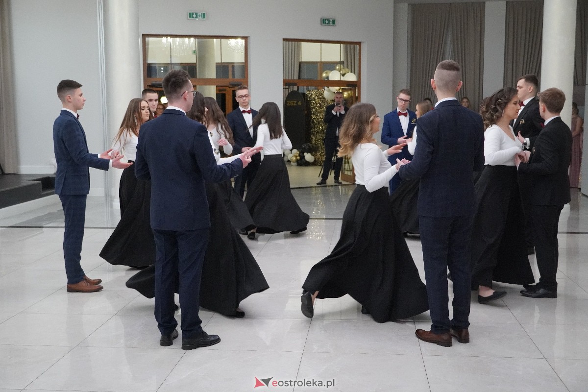 Studniówka ZSZ 4 w Ostrołęce [03.02.2024] - zdjęcie #72 - eOstroleka.pl