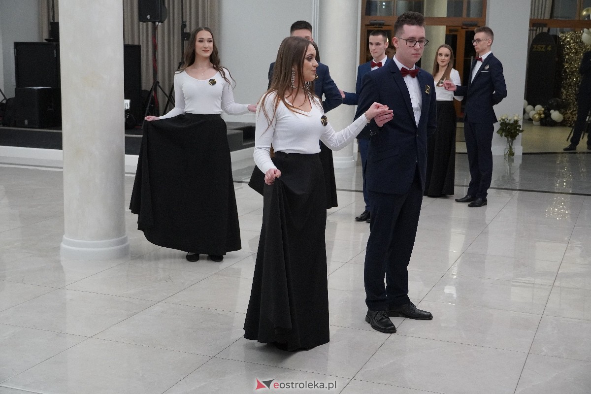 Studniówka ZSZ 4 w Ostrołęce [03.02.2024] - zdjęcie #66 - eOstroleka.pl