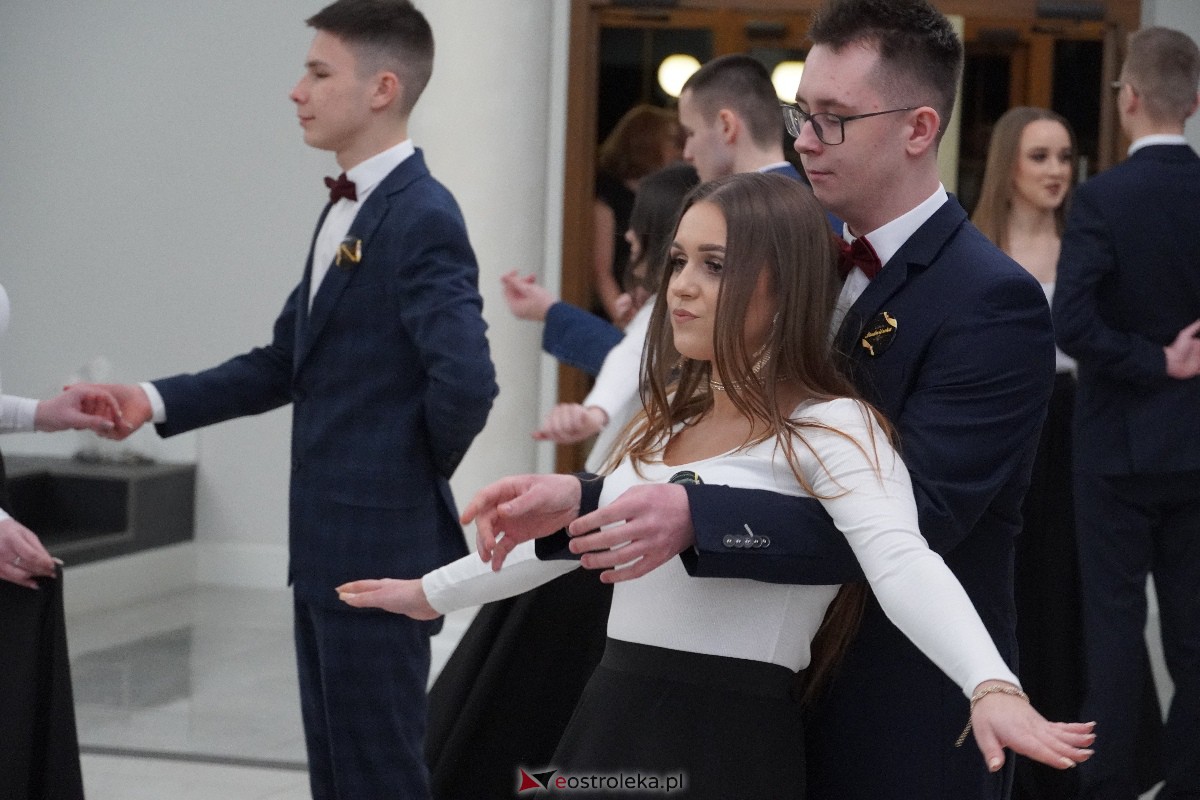 Studniówka ZSZ 4 w Ostrołęce [03.02.2024] - zdjęcie #63 - eOstroleka.pl