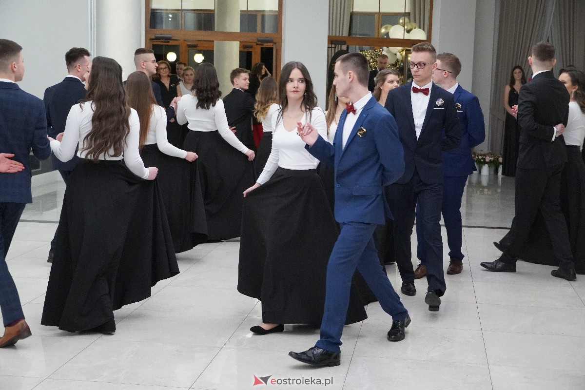 Studniówka ZSZ 4 w Ostrołęce [03.02.2024] - zdjęcie #60 - eOstroleka.pl