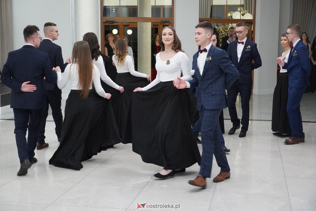 Studniówka ZSZ 4 w Ostrołęce [03.02.2024] - zdjęcie #59 - eOstroleka.pl